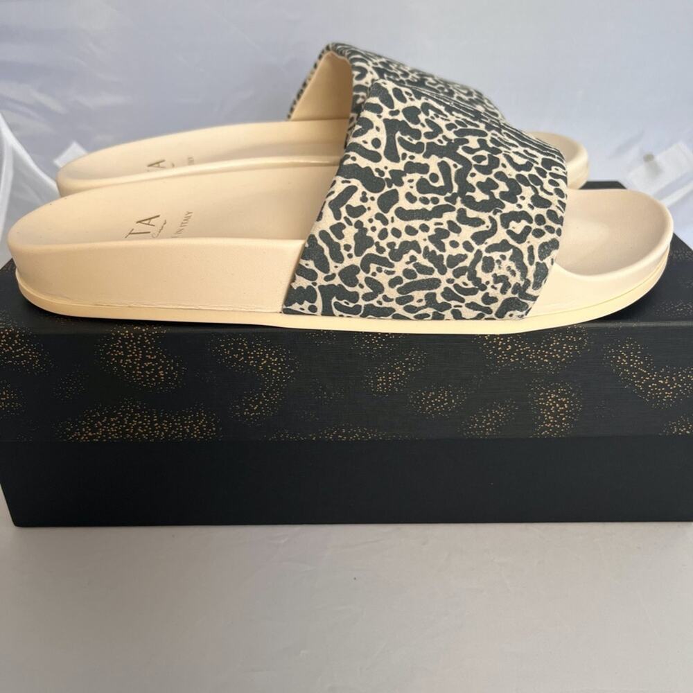 NEW LITA By Ciara Women's King Cheetah print slides